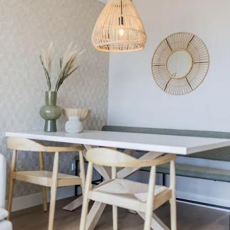 Haya Sieview - 'zwarte Pad' Apartment