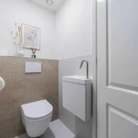 Haya Sieview - 'zwarte Pad' Apartment The Hague