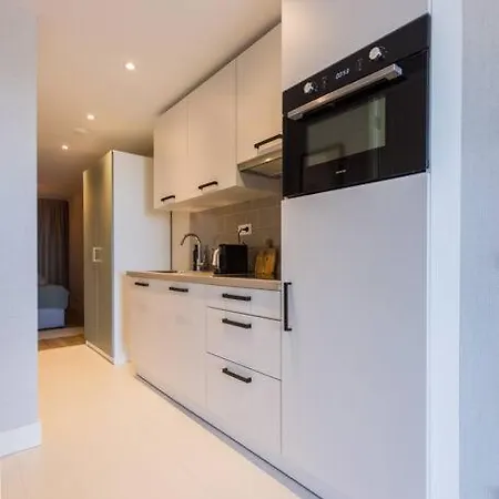 Haya Sieview - 'zwarte Pad' Apartment *